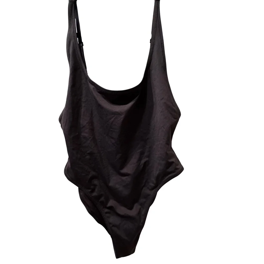 Skim Scoop Neck Onepeice /‎ Color Onyx / Size X-Large